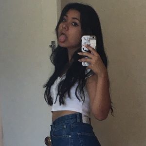 Meet your Posher, Dennise